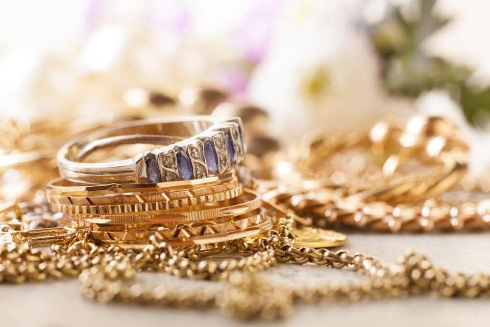 Pure gold can be mixed/alloyed with many other metals. The purer the gold content, the more expensive the cost. In the UK, gold fineness is officially tested at one of the assay offices and given a valid mark of fineness. 18 carat gold is hallmarked 750, which means there are 750 parts of pure gold per 1000. This mark will appear alongside the maker’s mark and the hallmarking office’s official stamp. A number mark alone does not guarantee fPure gold can be mixed/alloyed with many other metals. The purer the gold content, the more expensive the cost. In the UK, gold fineness is officially tested at one of the assay offices and given a valid mark of fineness. 18 carat gold is hallmarked 750, which means there are 750 parts of pure gold per 1000. This mark will appear alongside the maker’s mark and the hallmarking office’s official stamp. A number mark alone does not guarantee fineness.ineness.